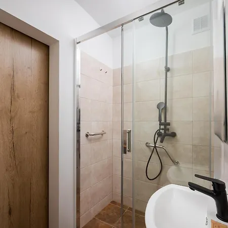 Afrykanska Urban Chic By Bookinghost * Varsovia