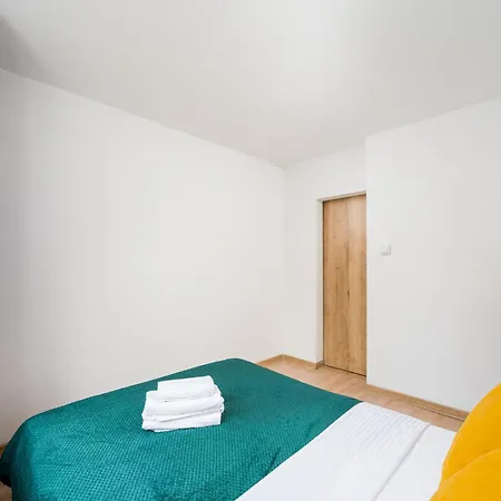 Afrykanska Urban Chic By Bookinghost * Varsovia