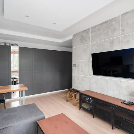 Afrykanska Urban Chic By Bookinghost * Varsovia